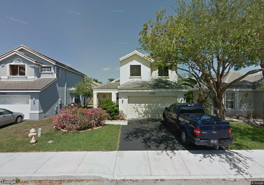 9302 Arborwood Cir, Davie, FL 33328 - photo 1