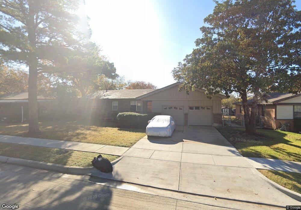 324 Bedford Ct E, Bedford, TX 76022 - photo 1