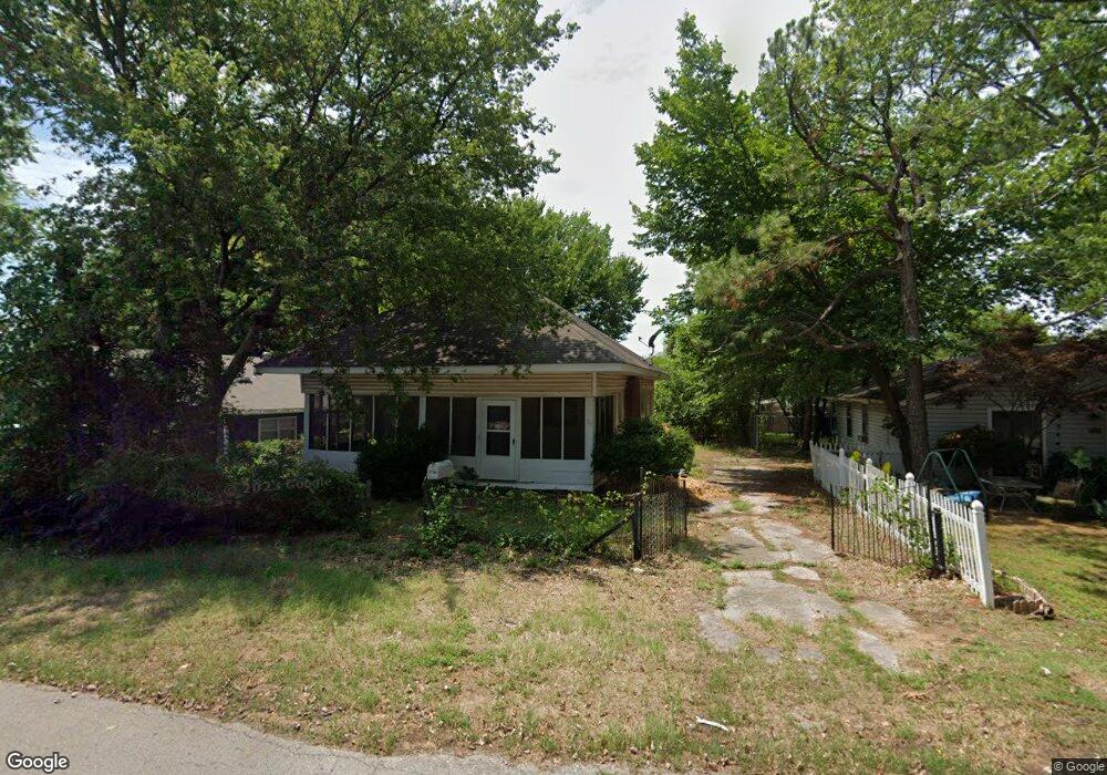 517 S Choctaw Ave, Claremore, OK 74017 - photo 1