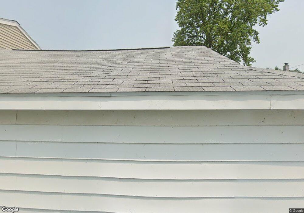 5365 Edgewater Dr, Toledo, OH 43611 - photo 1