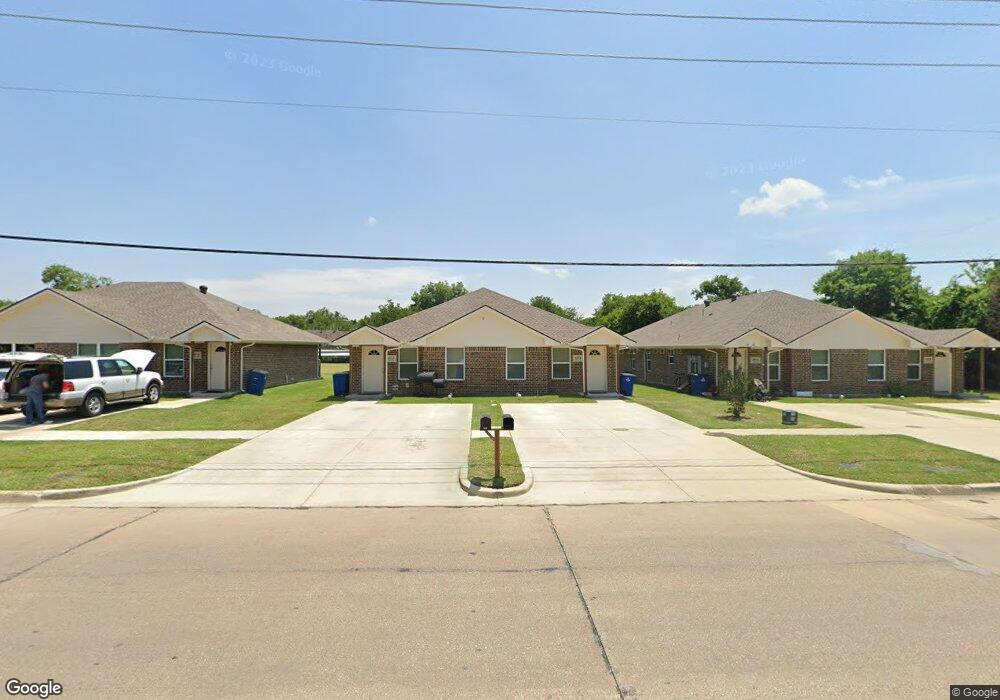 107 Casa Linda St, Ennis, TX 75119 - photo 1