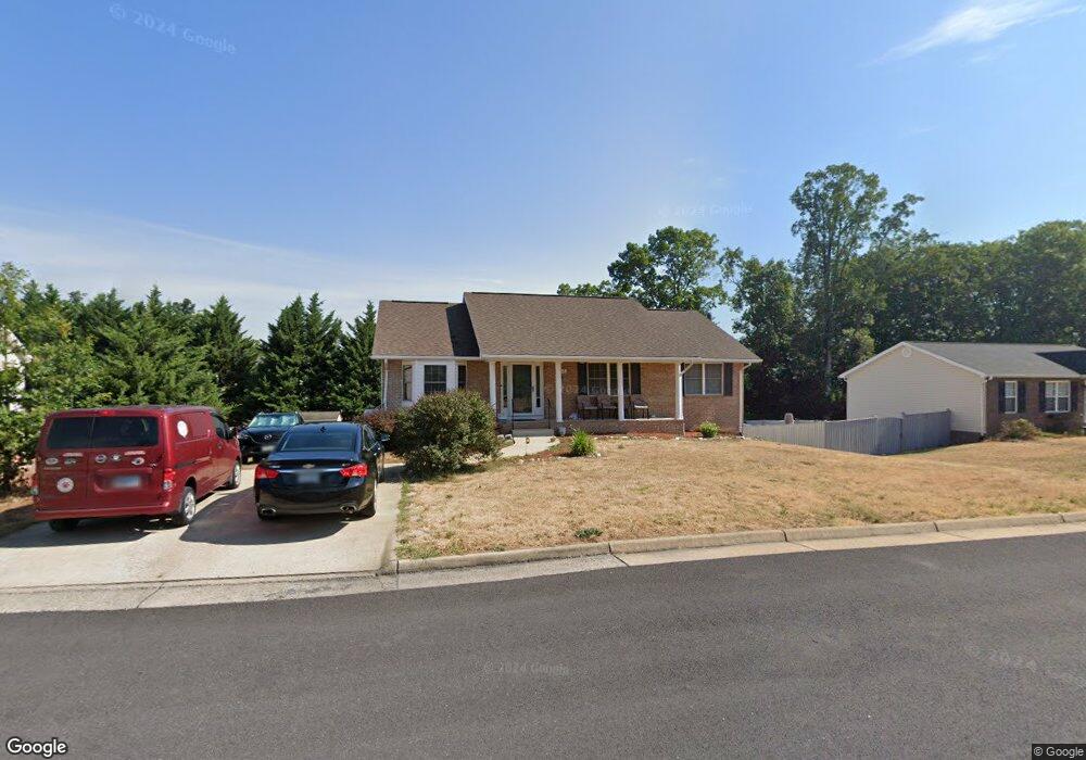 703 Christiansen Dr, Strasburg, VA 22657 - photo 1