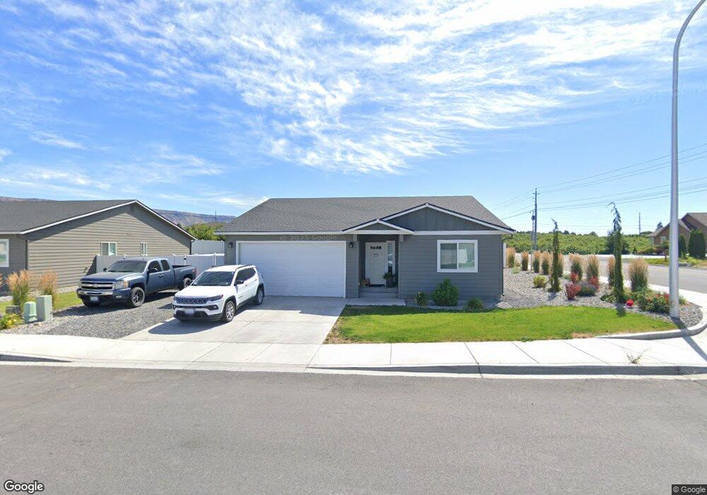 389 S Newton Ave, East Wenatchee, WA 98802 - photo 1