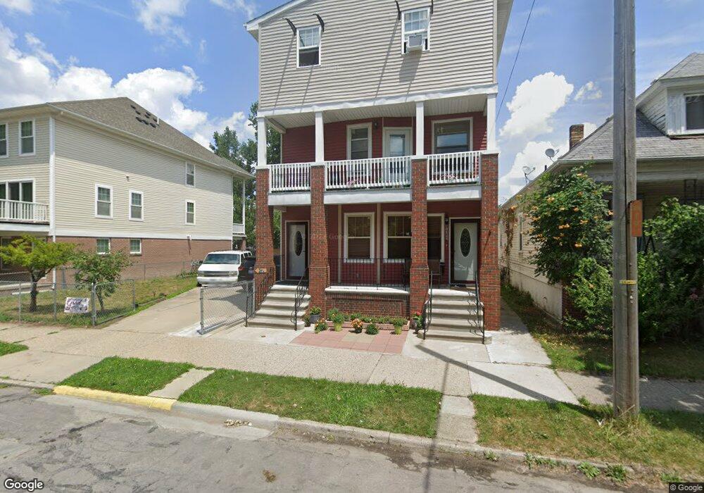 11392 Mitchell St, HamtraMcK, MI 48212 - photo 1