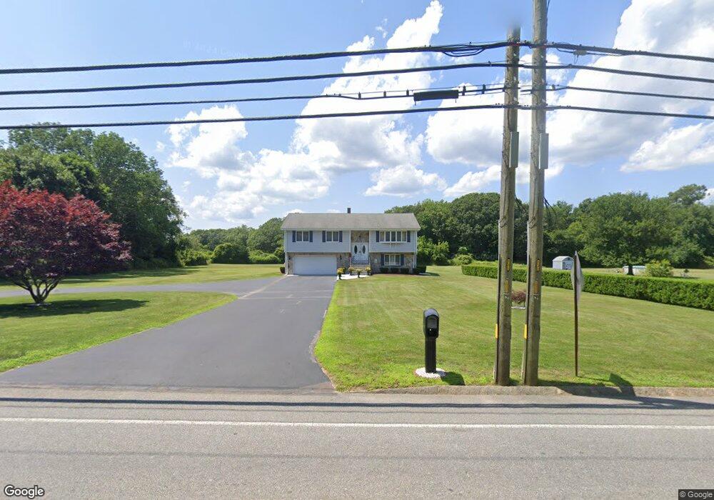 597 Russells Mills Rd, South Dartmouth, MA 02748 - photo 1