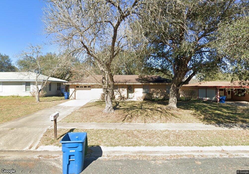 1407 Wren Ln, Beeville, TX 78102 - photo 1