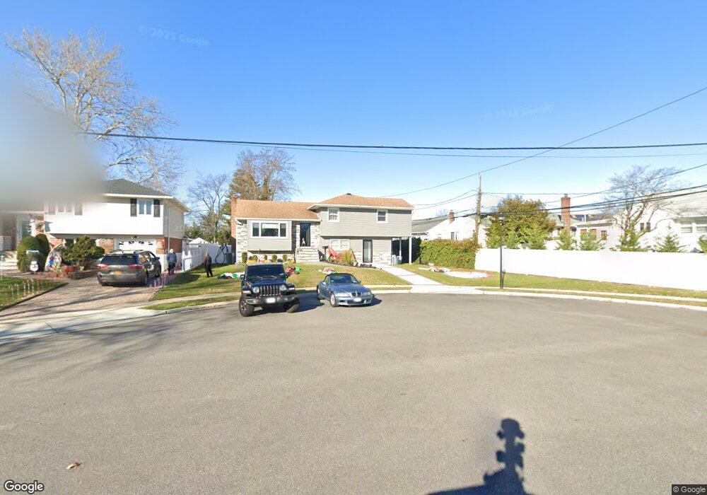 2887 Holiday Ct, North Bellmore, NY 11710 - photo 1