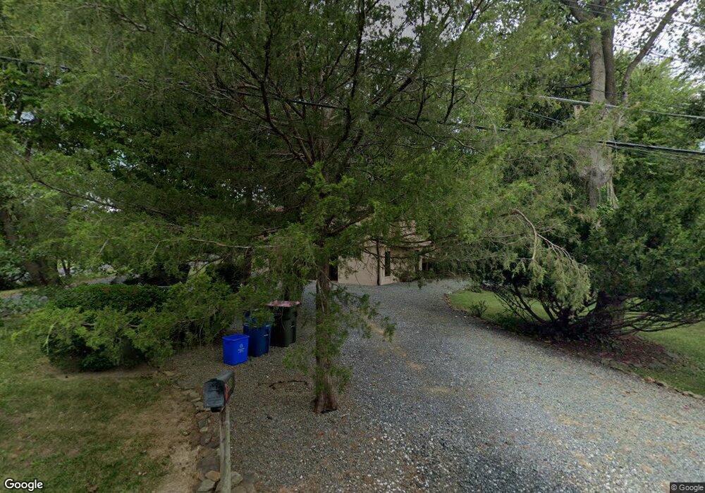 8918 Liberty Ln, Potomac, MD 20854 - photo 1