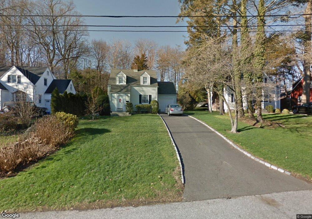 8 Peters Rd, Riverside, CT 06878 - photo 1