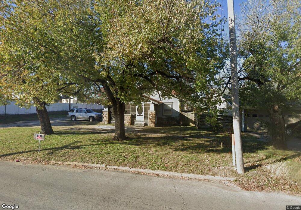 307 N 5th St, Henryetta, OK 74437 - photo 1