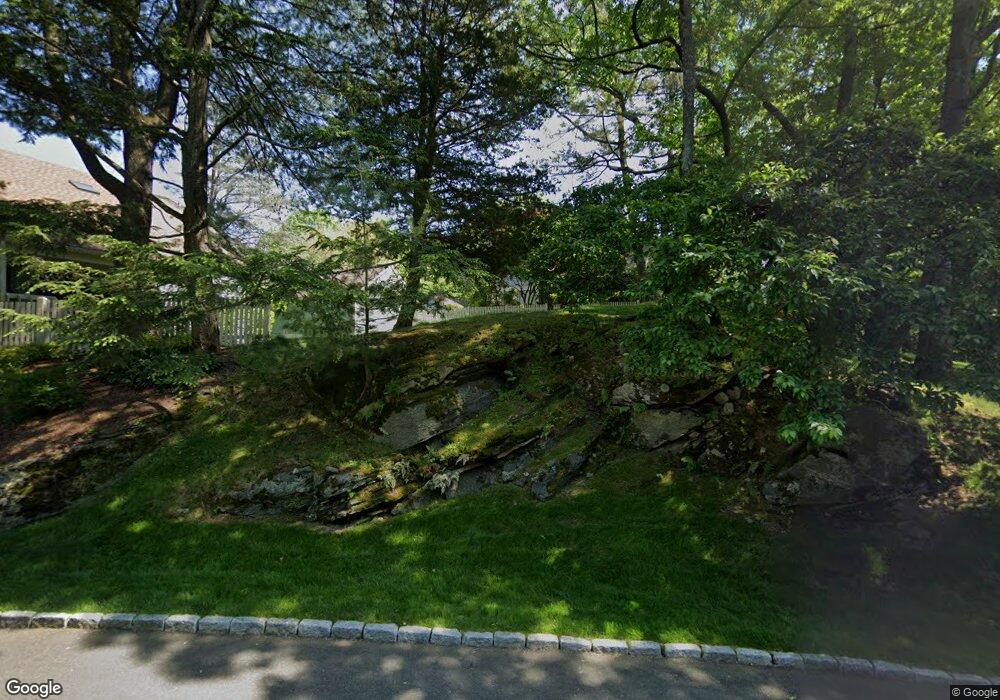 14 E Lyon Farm Dr, Greenwich, CT 06831 - photo 1