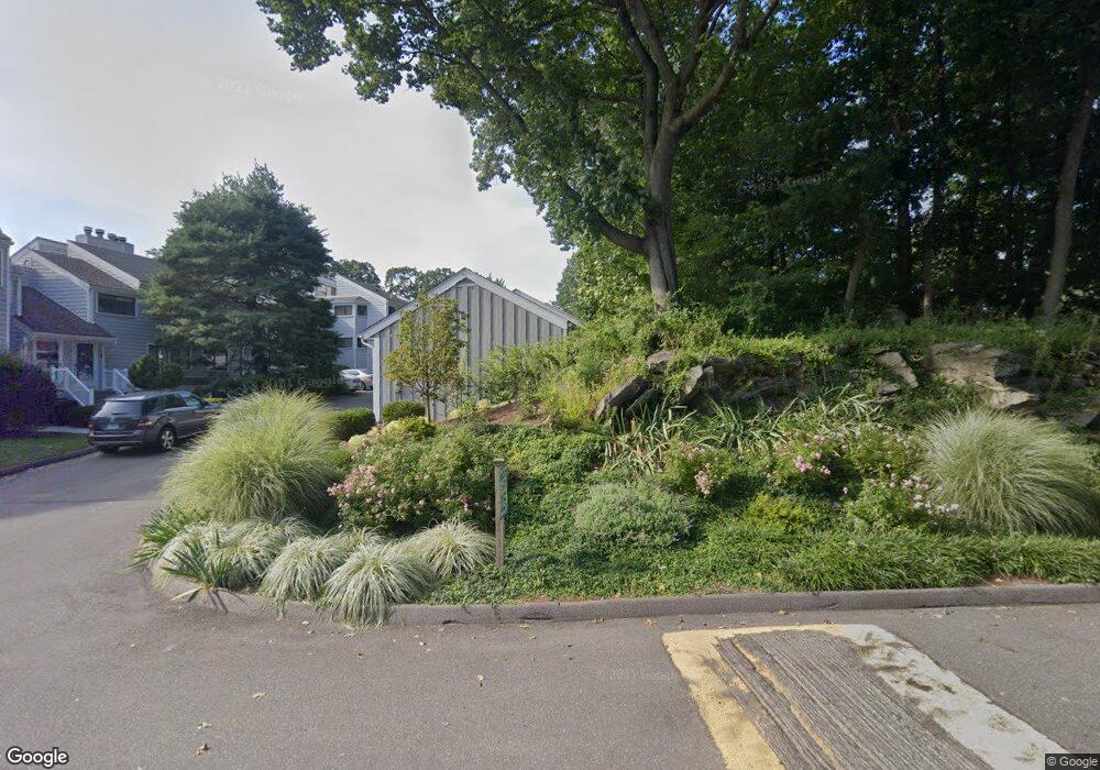 193 Rowayton Woods Dr, Norwalk, CT 06854 - photo 1