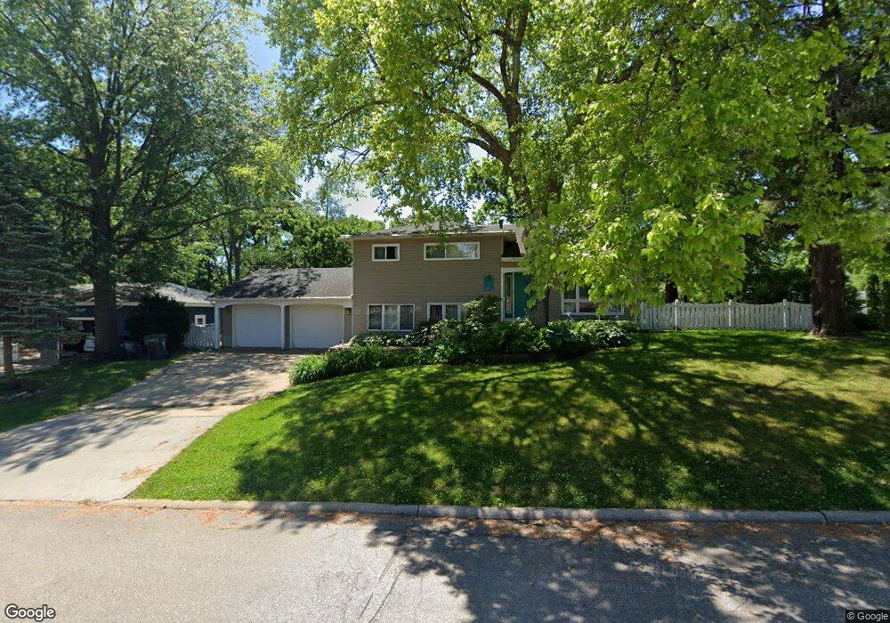 1036 W 14th St, Cedar Falls, IA 50613 - photo 1