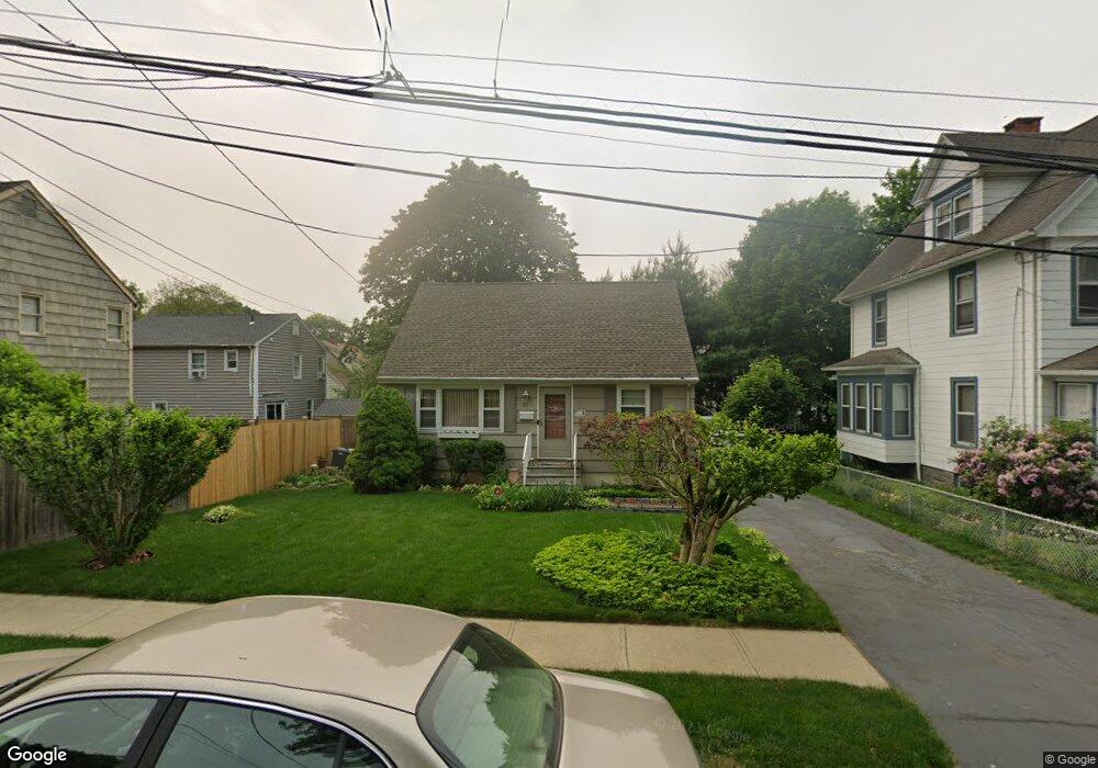 25 2nd St, Fairfield, CT 06825 - photo 1