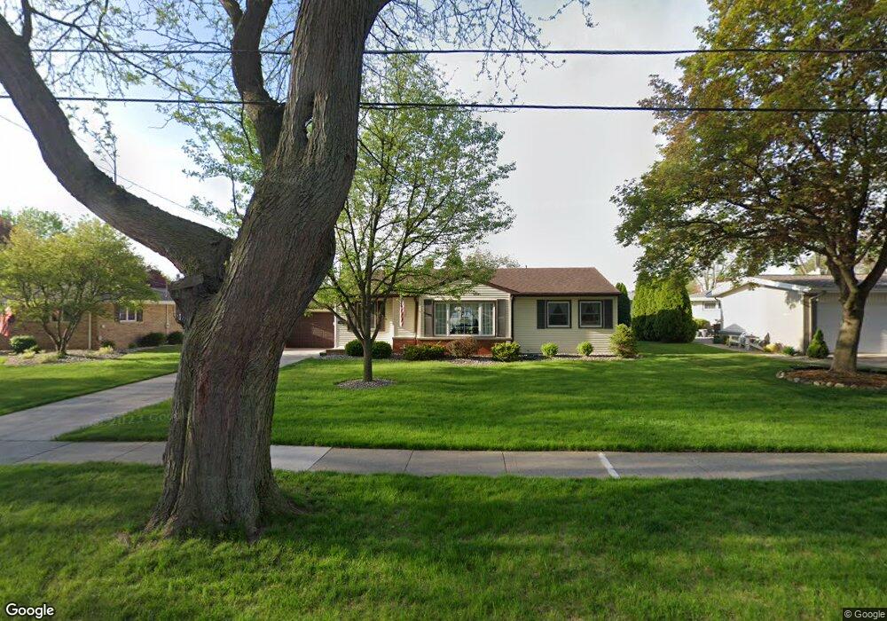 621 Eastgate Dr, Frankenmuth, MI 48734 - photo 1