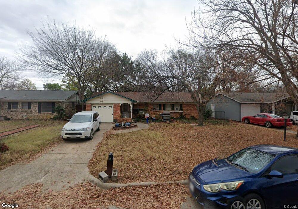 548 Livingston Dr, Hurst, TX 76053 - photo 1
