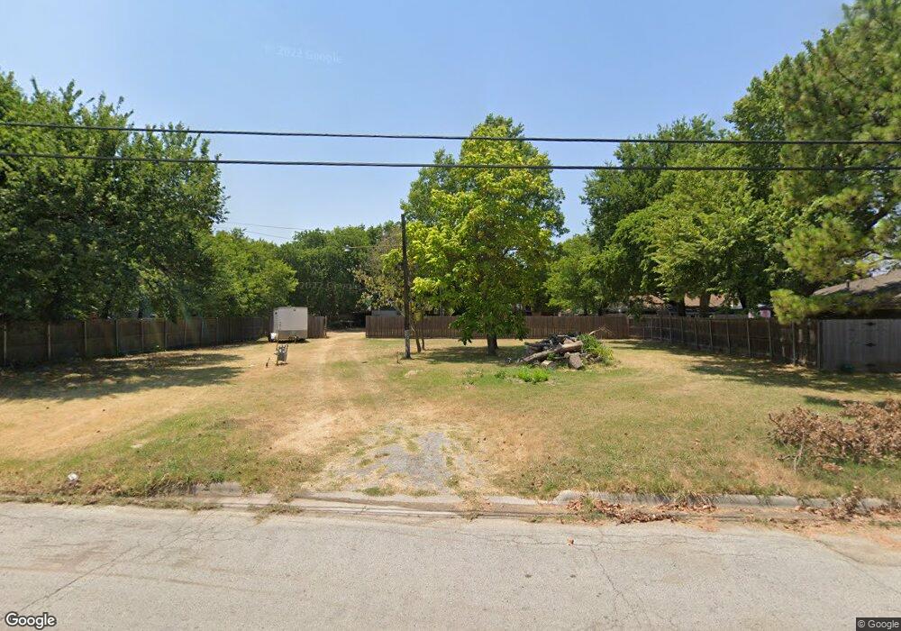 1321 S Howeth St, Gainesville, TX 76240 - photo 1