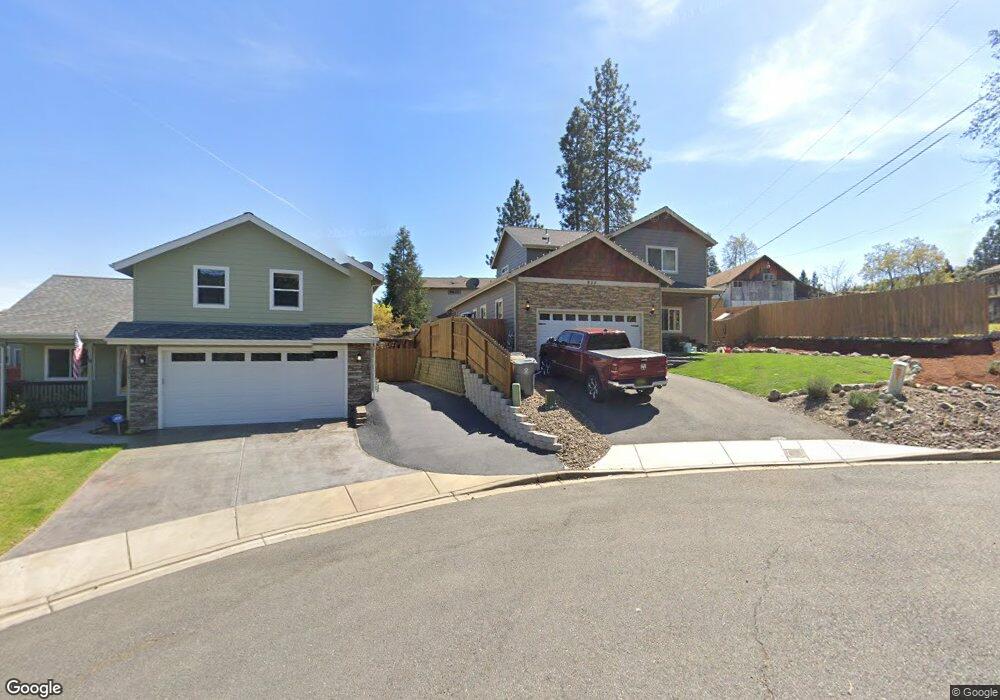 935 NW Bishop St, Grants Pass, OR 97526 - photo 1