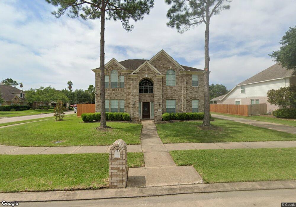 1527 Clubhouse Dr, Friendswood, TX 77546 - photo 1