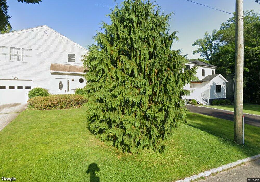 1604 Ellis Place, Mamaroneck, NY 10543 - photo 1