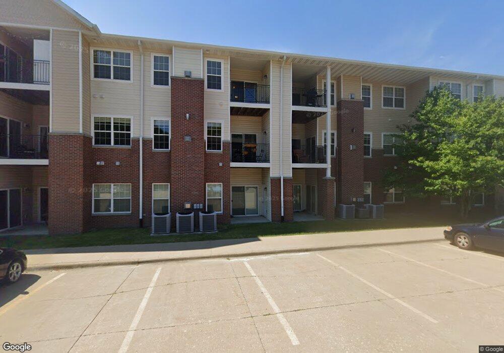 600 Grandview Ct unit 610, Iowa City, IA 52246 - photo 1