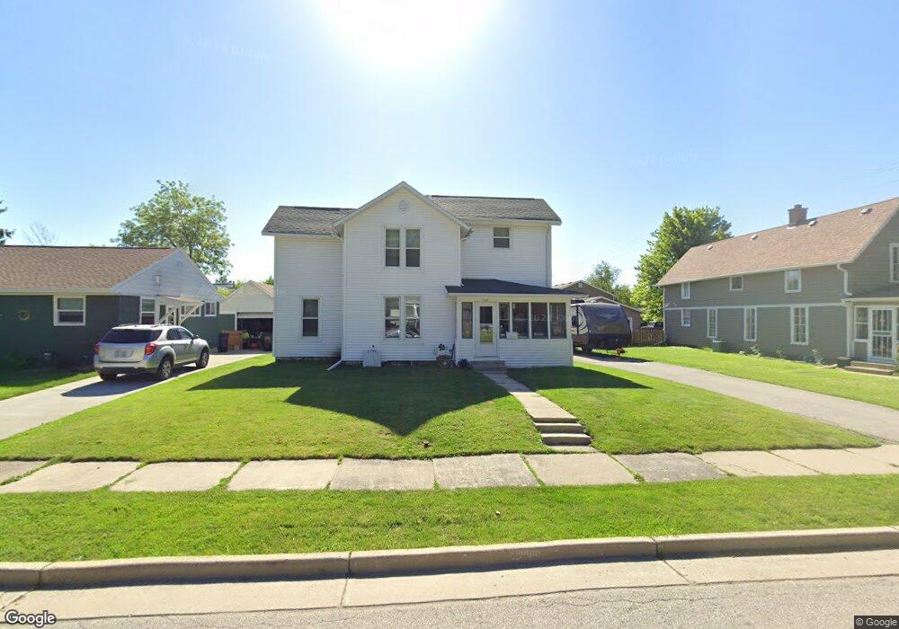 163 S Maple St, Oconomowoc, WI 53066 - photo 1