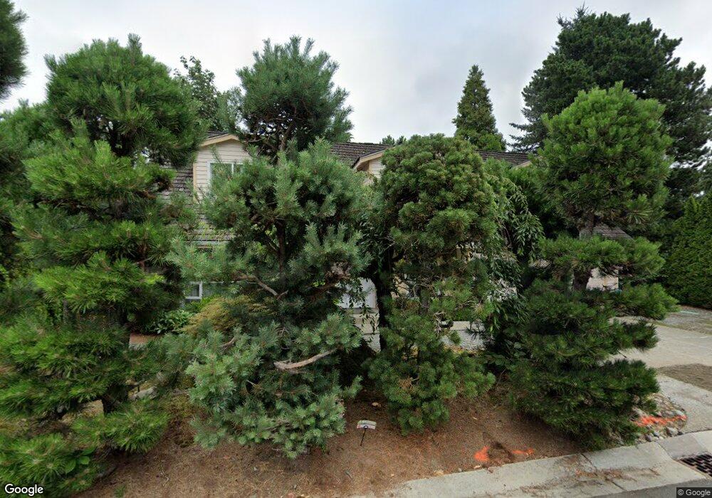 8404 SE 34th Place, Mercer Island, WA 98040 - photo 1