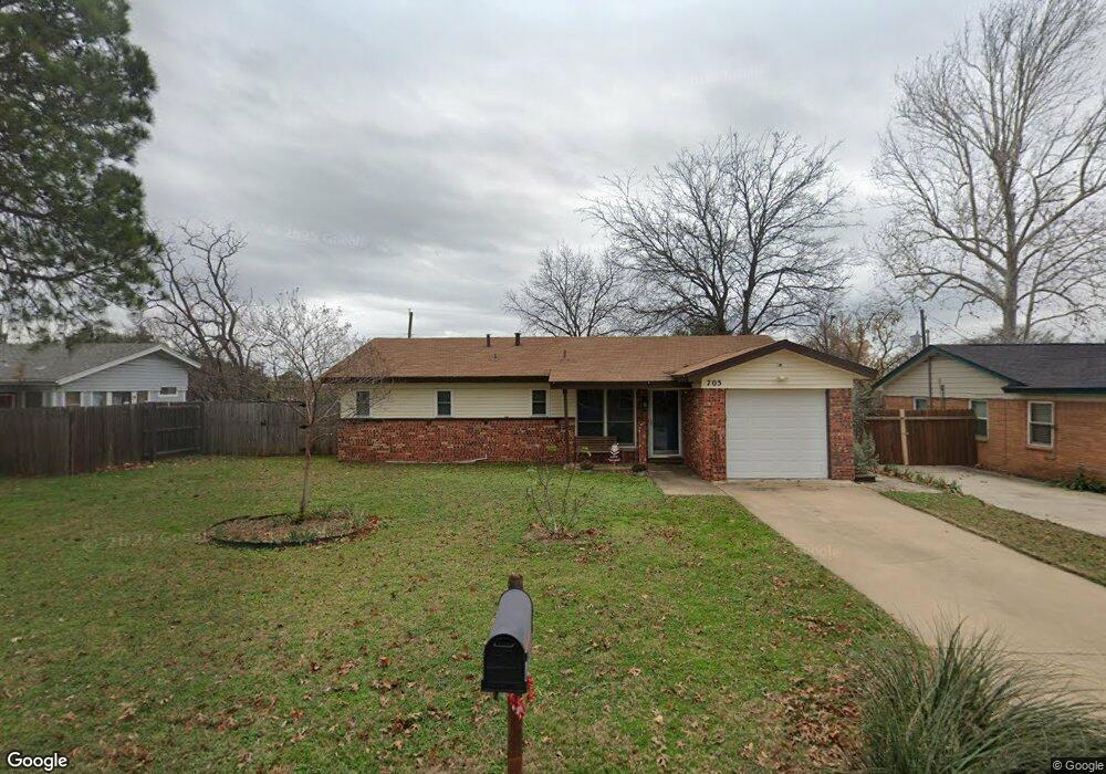 705 Oak Dr, Hurst, TX 76053 - photo 1