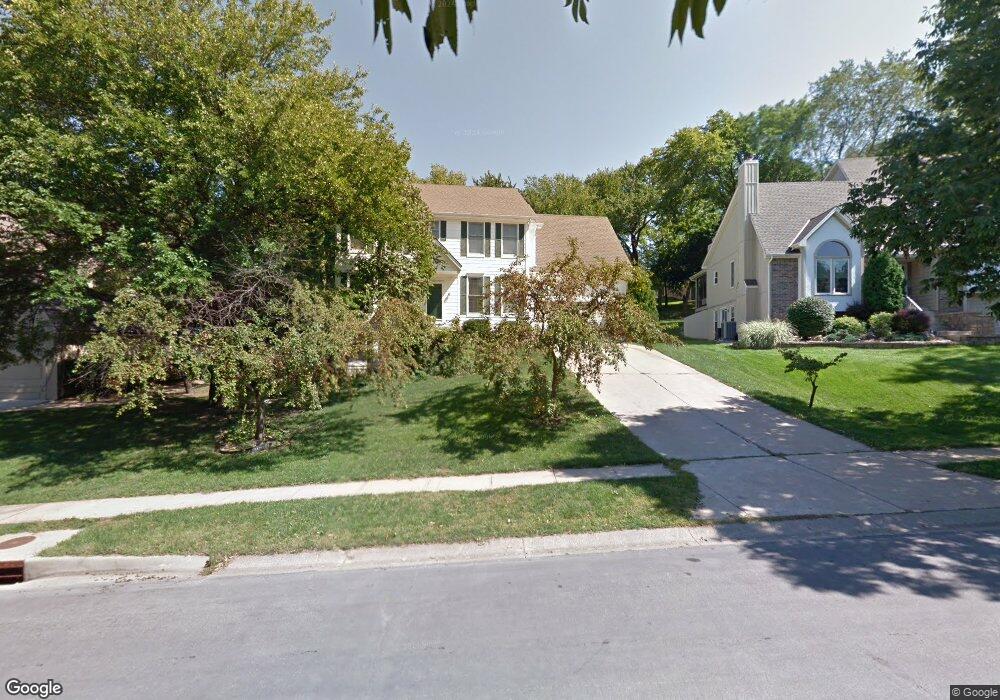 8315 Acuff Ln, Lenexa, KS 66215 - photo 1