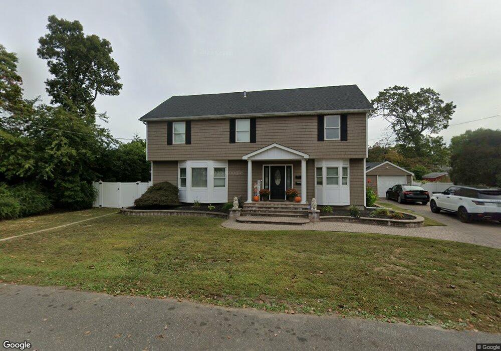 109 Peckham Ave, Islip, NY 11751 - photo 1