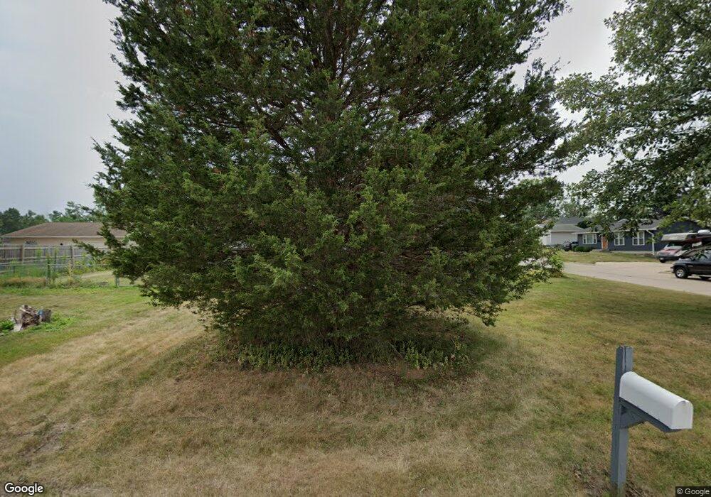 97 26th Ave SW, Cedar Rapids, IA 52404 - photo 1