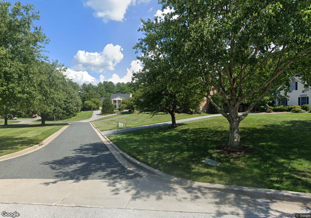 8505 Huntspring Dr, Lutherville Timonium, MD 21093 - photo 1