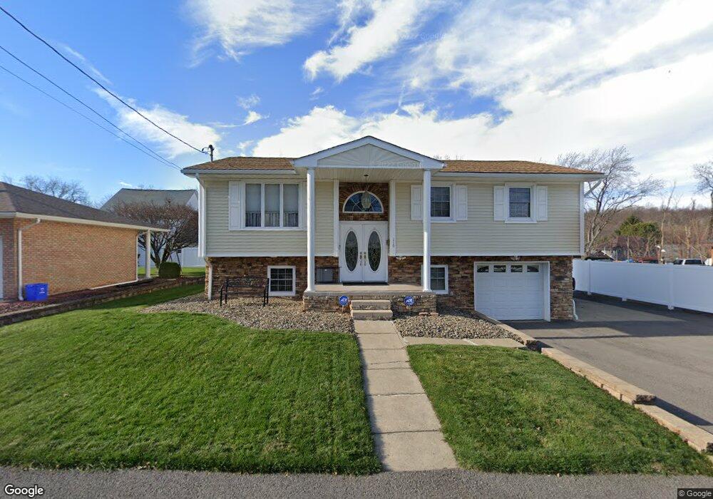 306 1/2 Lincoln St, Dupont, PA 18641 - photo 1