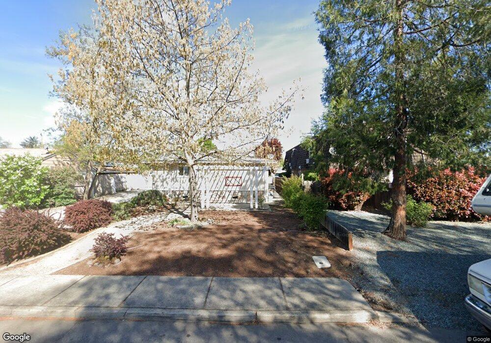 737 Laurel St, Central Point, OR 97502 - photo 1