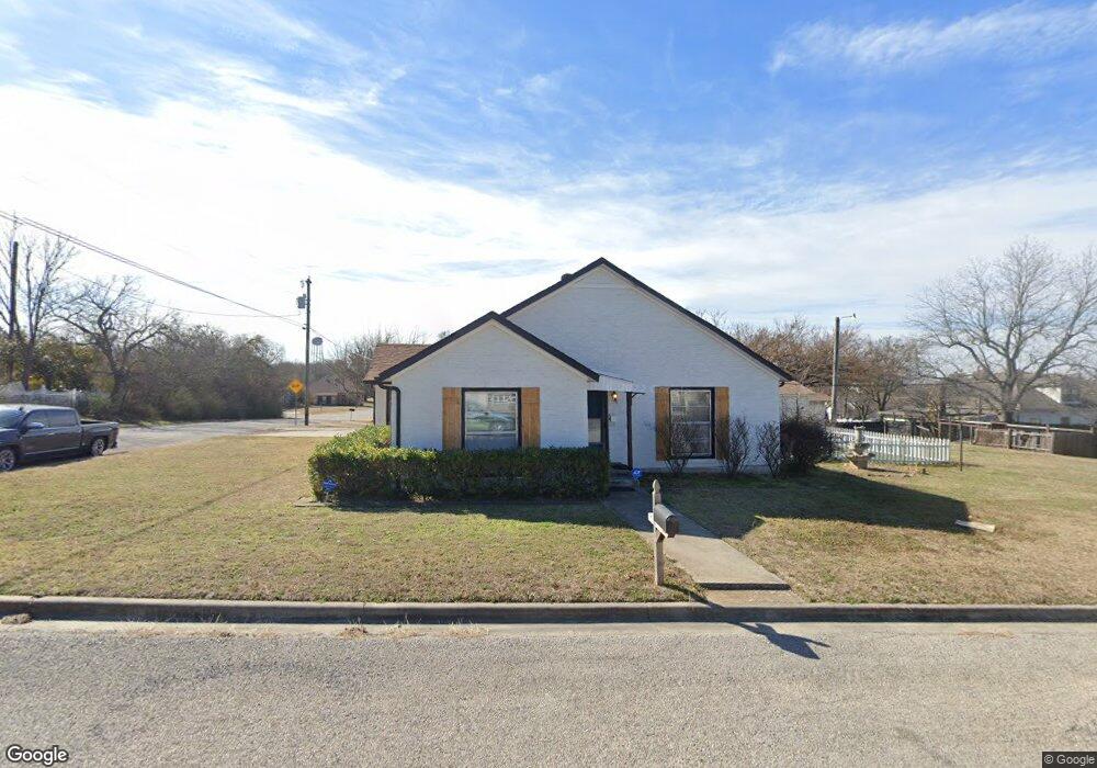 102 E Collom St, Decatur, TX 76234 - photo 1