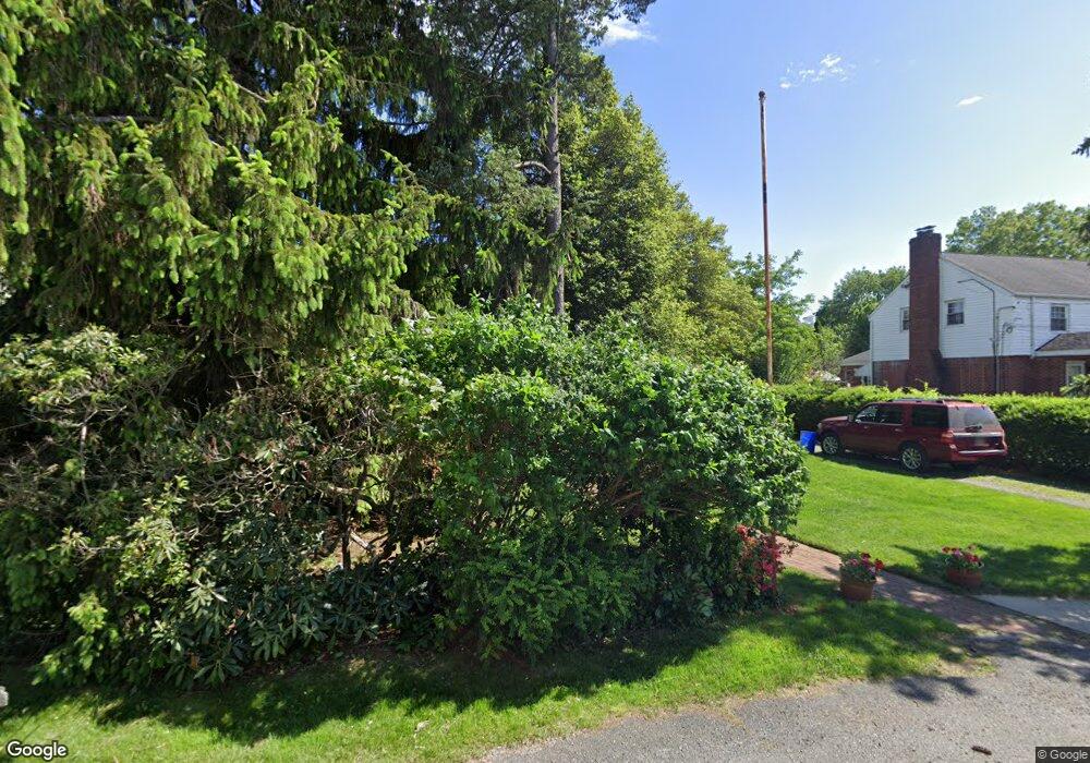 22 Cathedral Ct, Hempstead, NY 11550 - photo 1