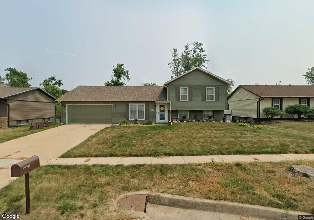 27 Clive Dr NW, Cedar Rapids, IA 52405 - photo 1