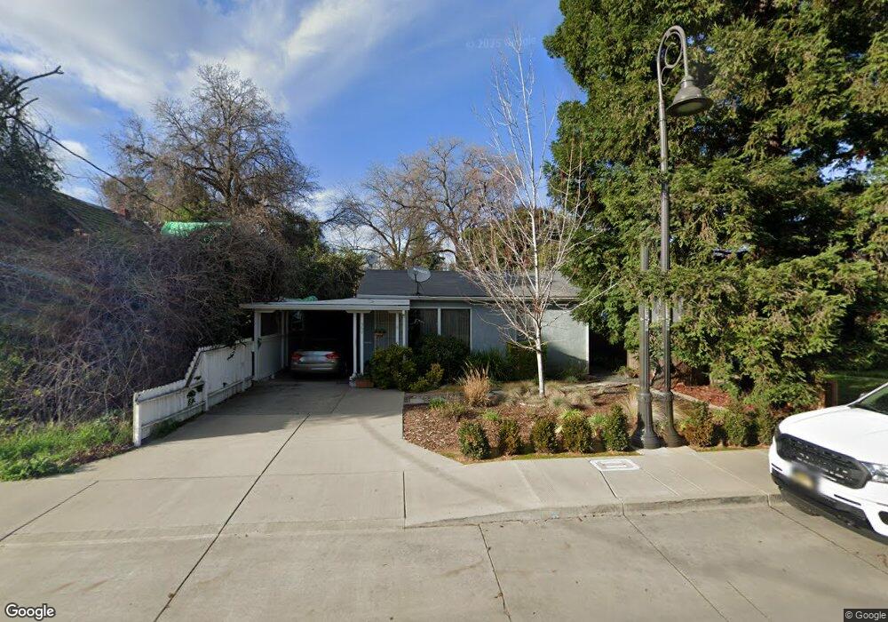 562 E 5th Ave, Chico, CA 95926 - photo 1