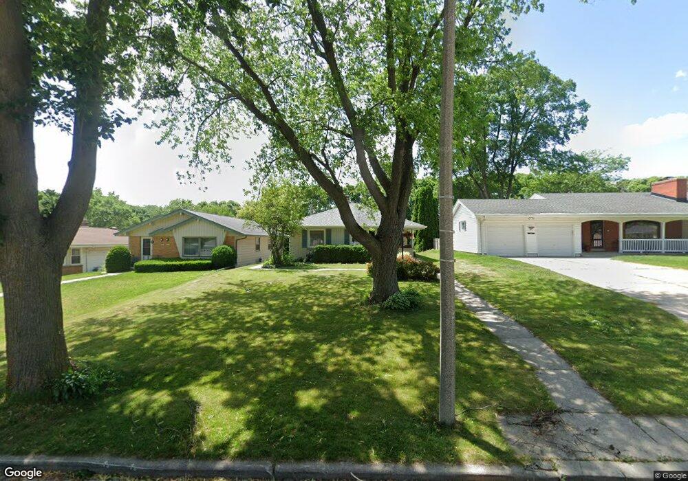 2031 N 116th St, Milwaukee, WI 53226 - photo 1