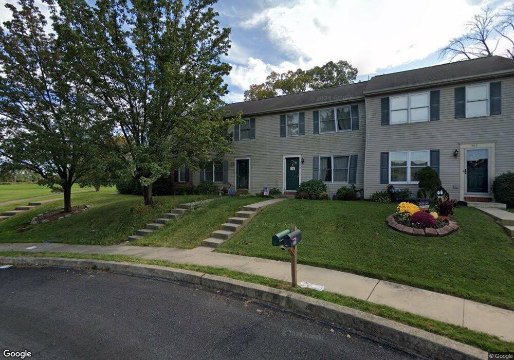 304 Stonecrest Ct, Stevens, PA 17578 - photo 1