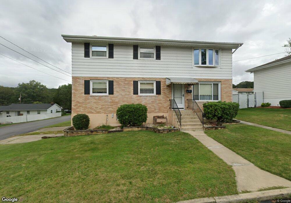 975 Perry Ct, Hazleton, PA 18201 - photo 1