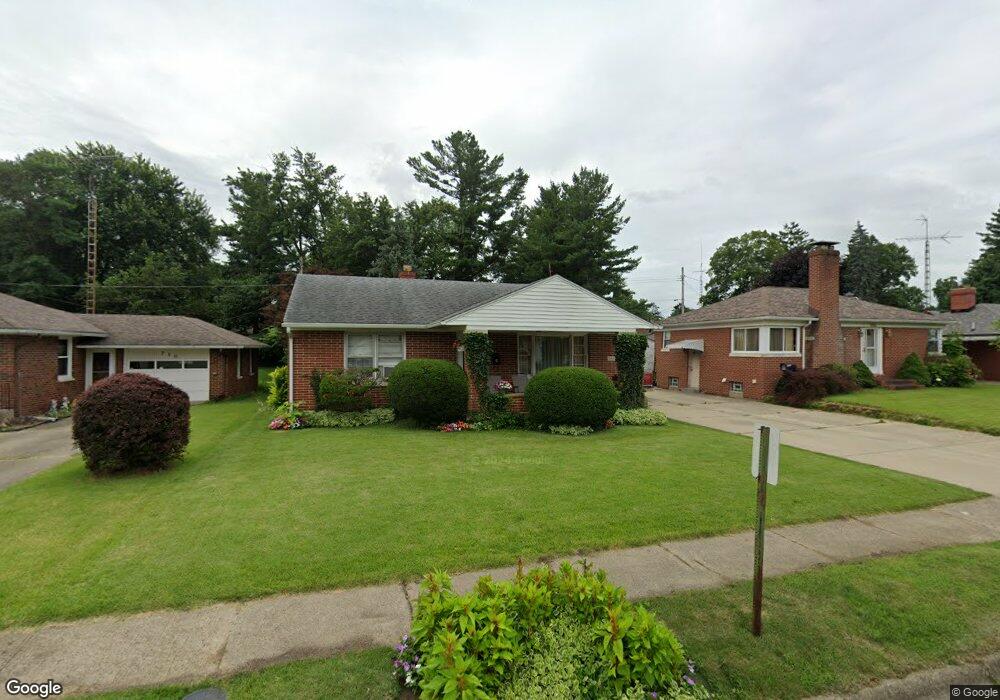 708 E Jefferson Ave, La Porte, IN 46350 - photo 1