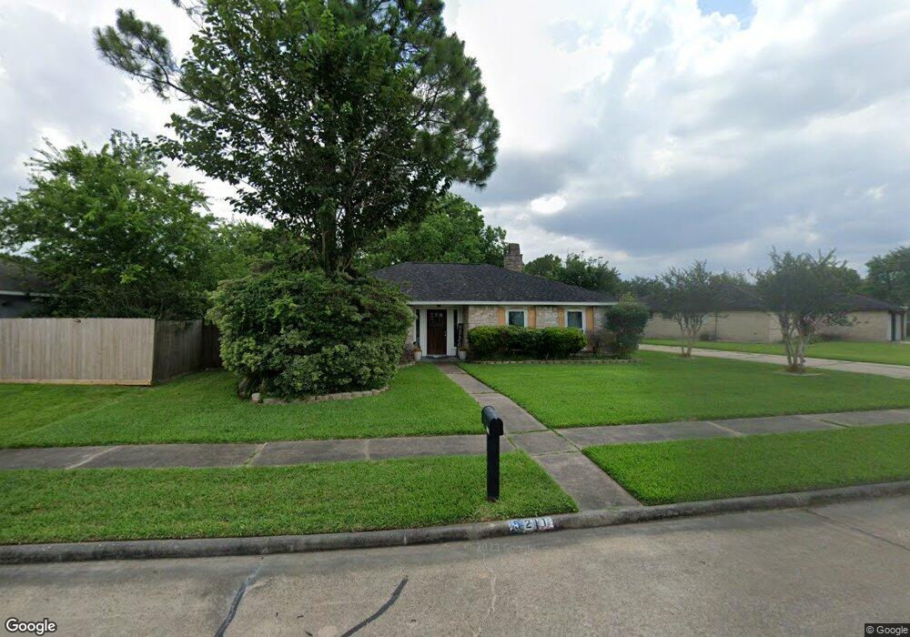 5211 Apple Blossom Ln, Friendswood, TX 77546 - photo 1