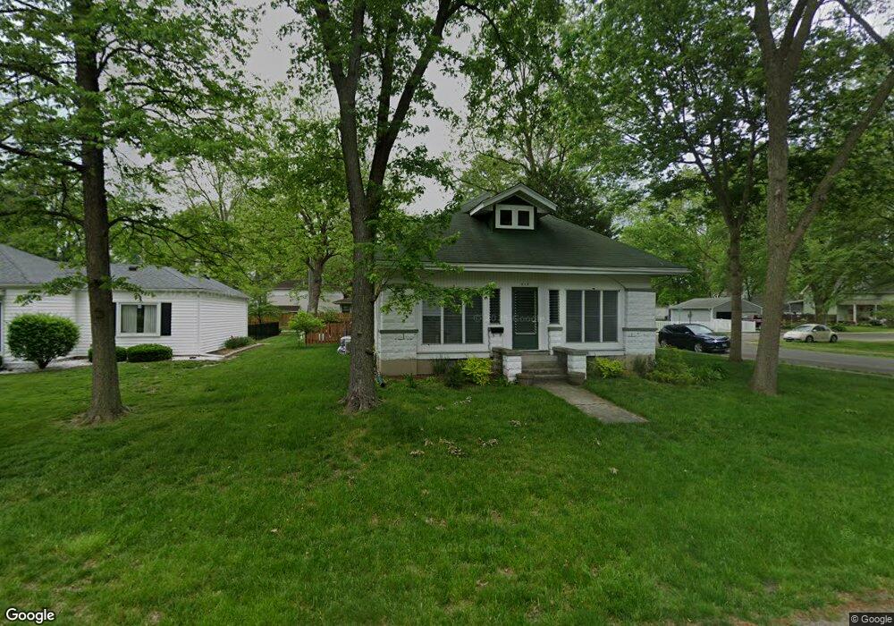302 N Dewey St, Freeburg, IL 62243 - photo 1
