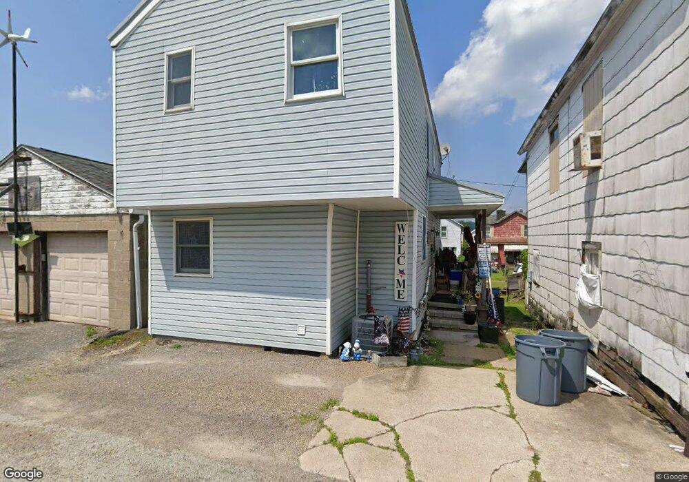 413 1/2 Longfellow St, Vandergrift, PA 15690 - photo 1