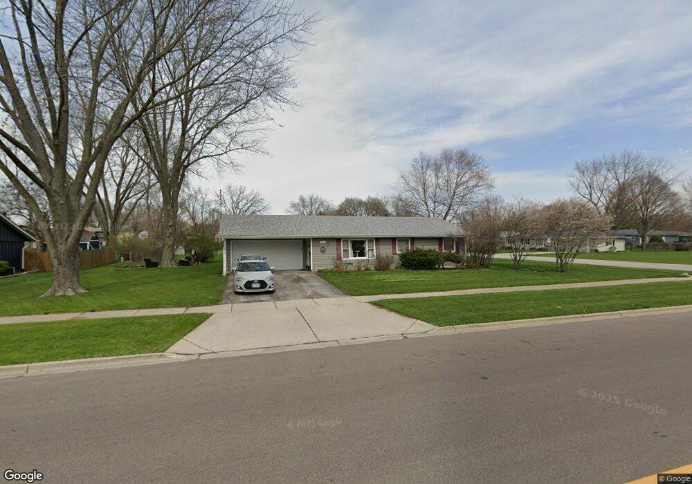 2079 W Illinois Ave, Aurora, IL 60506 - photo 1