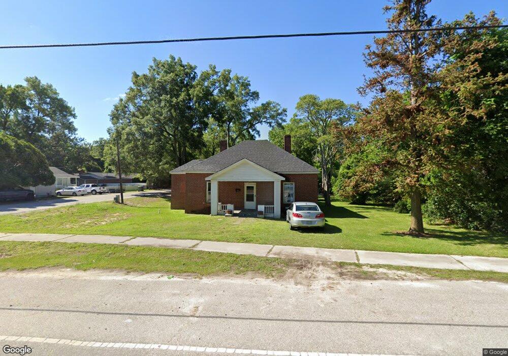 713 Chesnut St, Camden, SC 29020 - photo 1