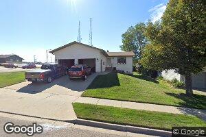1025 Governor Ln, Bismarck, ND 58501