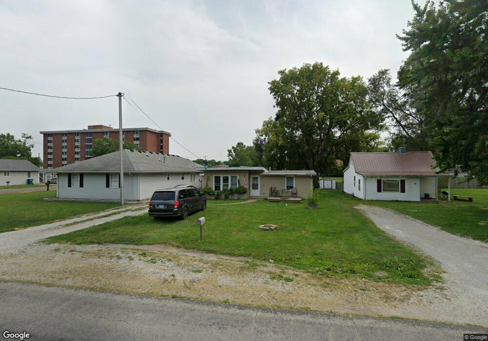 105 Richmond Ave, Mattoon, IL 61938 - photo 1