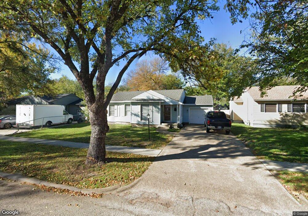 958 Ralph St, Grand Prairie, TX 75051 - photo 1
